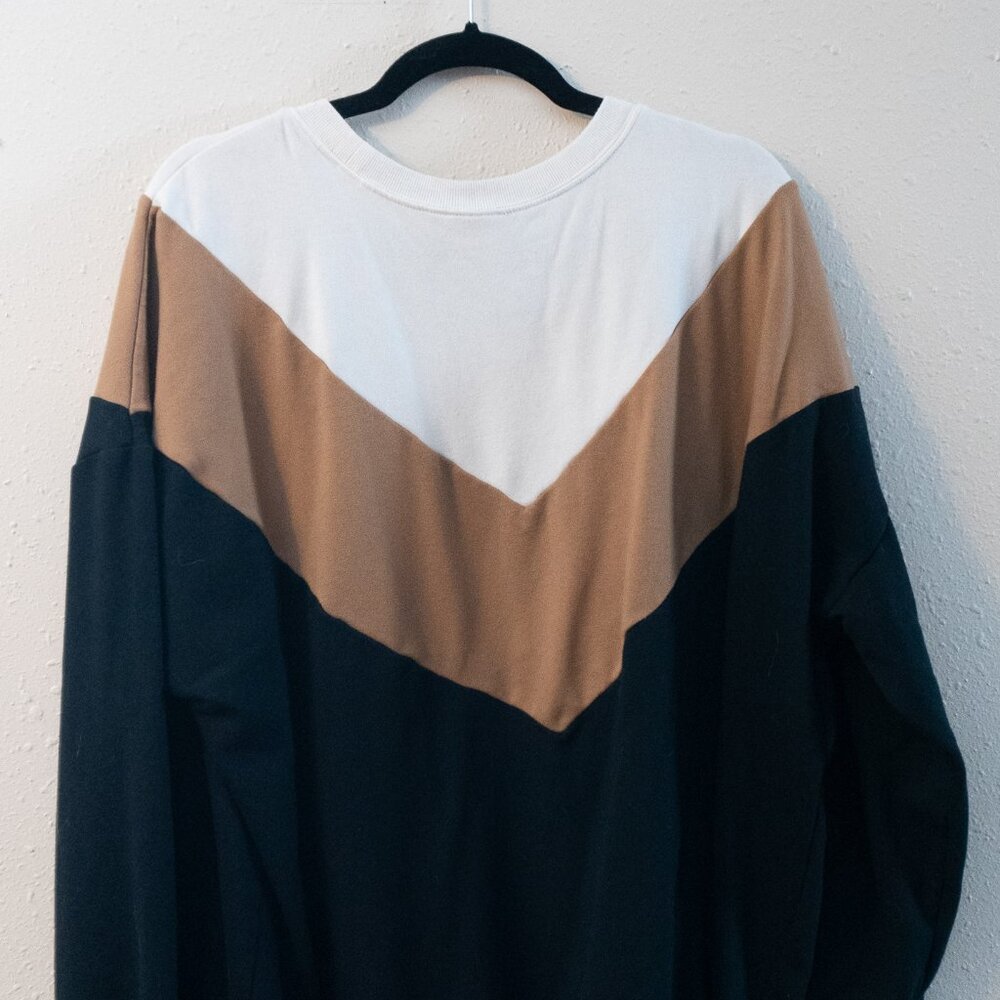 Torrid Relaxed Fit Super Soft Fleece Chevron Colorblock Sweatshirt Size 2
